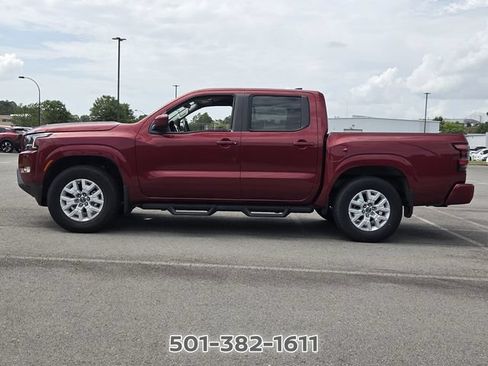 Used 2022 Nissan Frontier SV RWD image 2