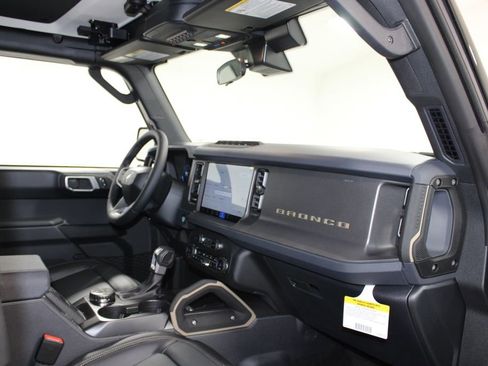 New 2026 Ford Bronco Badlands AWD/4WD image 26