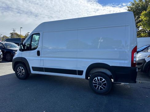 Used 2025 RAM ProMaster 1500 w/ Quick Order Package 22G SLT image 3
