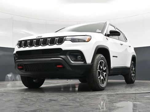 Certified 2025 Jeep Compass Trailhawk AWD/4WD image 54
