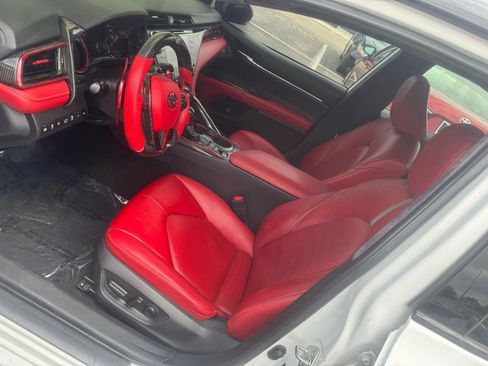 Used 2019 Toyota Camry XSE w/ Navigation Package FWD image 18