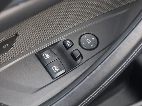 Used 2021 BMW M4 Competition w/ M Carbon Exterior Package RWD image 29