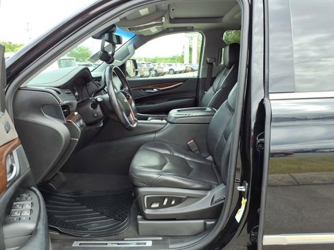 Used 2018 Cadillac Escalade ESV Premium Luxury RWD image 4