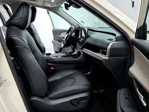 Used 2024 Toyota Grand Highlander AWD image 33