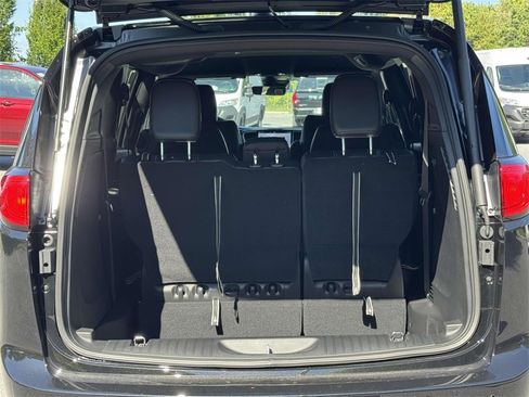 New 2026 Chrysler Voyager LX image 29
