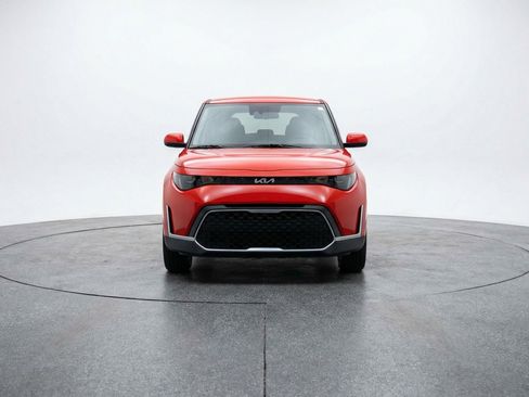 Used 2025 Kia Soul LX w/ LX Technology Package image 2