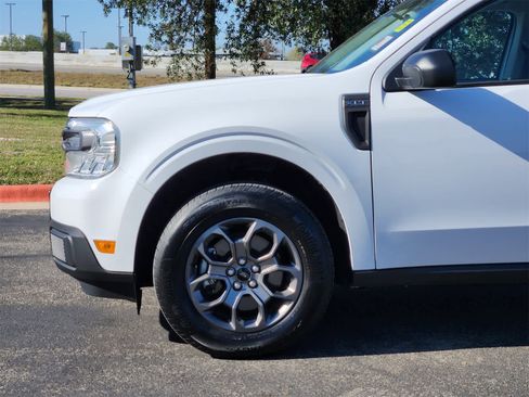 Used 2023 Ford Maverick XLT image 8
