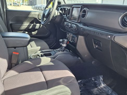 Used 2023 Jeep Wrangler Willys image 23