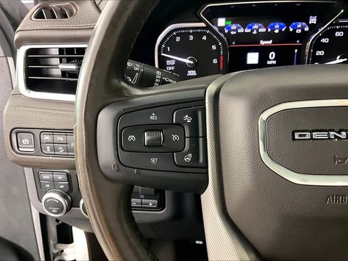 Used 2021 GMC Yukon XL Denali w/ Denali Premium Package AWD/4WD image 23