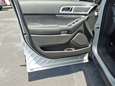 Used 2013 Ford Explorer XLT FWD image 10