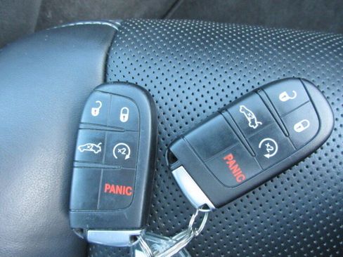 Used 2023 Chrysler 300 S w/ Comfort Group RWD image 37