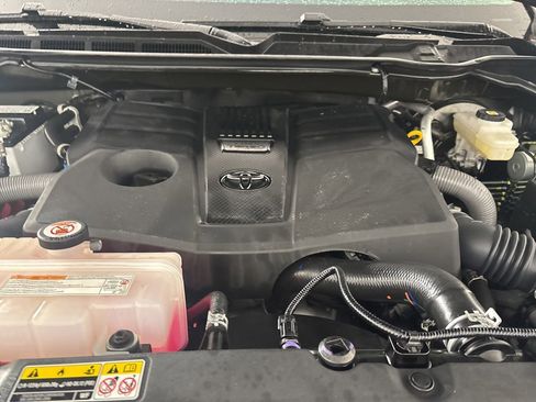 Used 2024 Toyota Tundra Limited image 30