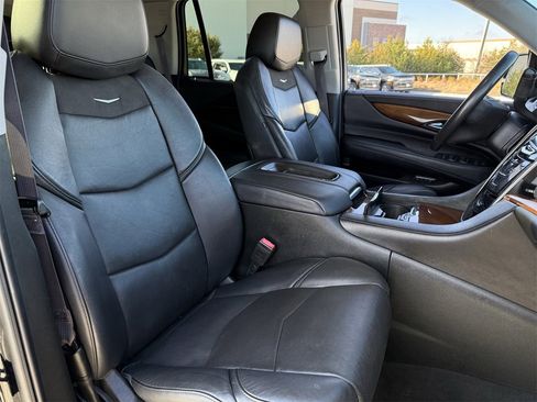 Used 2017 Cadillac Escalade Premium Luxury image 22