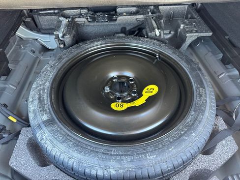 Used 2021 Volvo XC60 T6 R-Design image 16