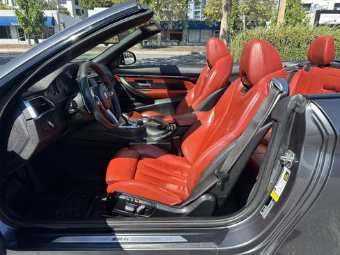 Used 2019 BMW M4 Convertible RWD image 16