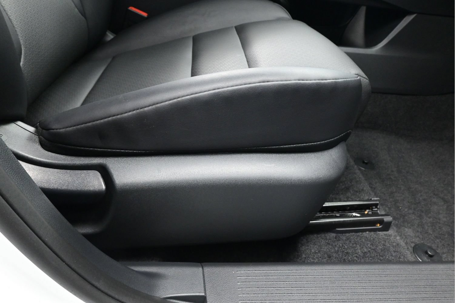 Certified 2026 Nissan Rogue Dark Armor AWD/4WD image 15