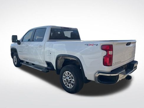 Used 2025 Chevrolet Silverado 2500 LT w/ Convenience Package AWD/4WD image 6