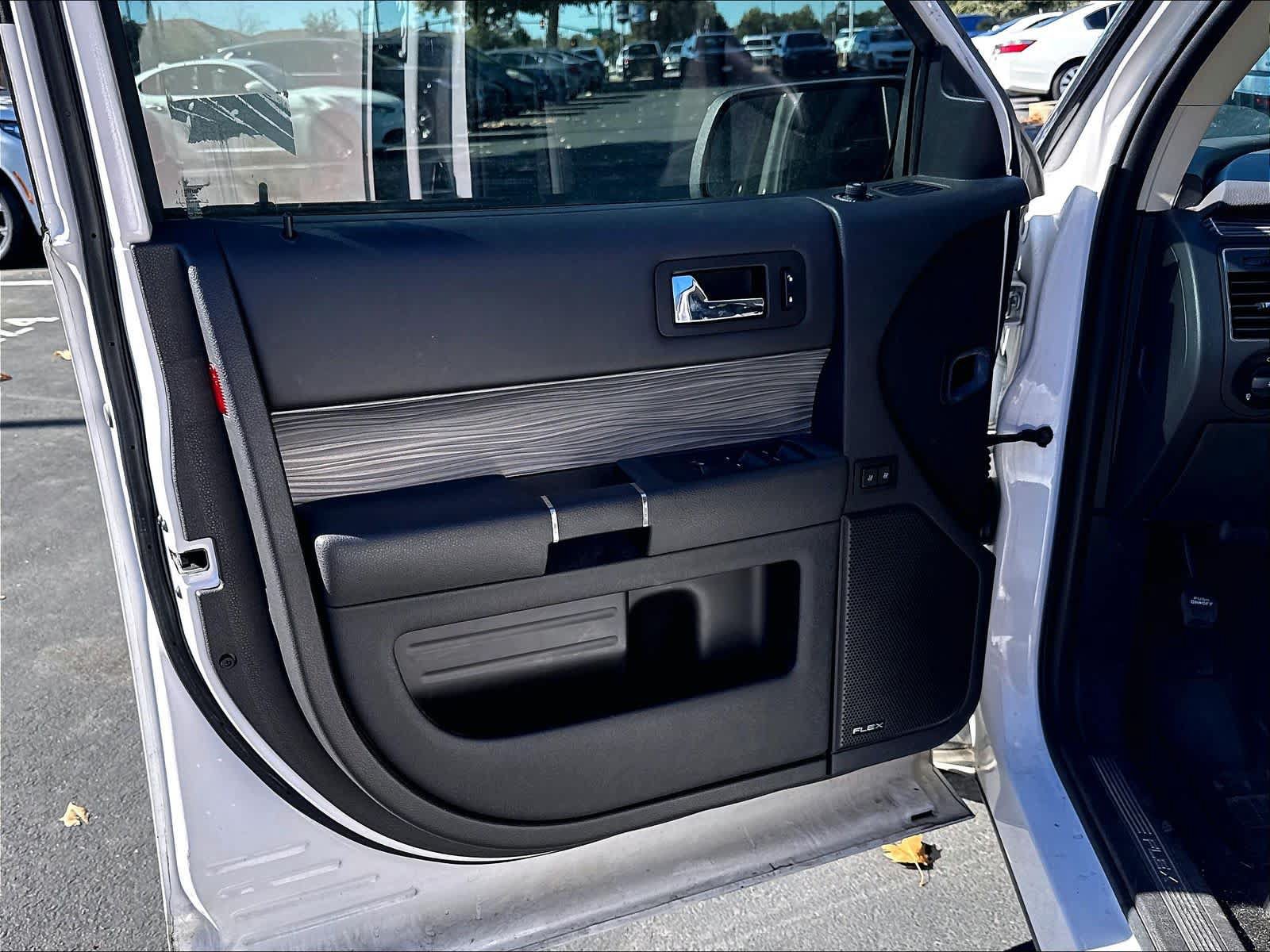 Used 2018 Ford Flex Limited w/ Equipment Group 303A AWD/4WD image 22