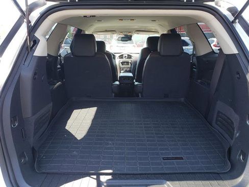Used 2017 Buick Enclave Leather FWD image 9