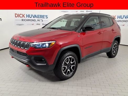 Used 2024 Jeep Compass Trailhawk w/ Trailhawk Elite Group AWD/4WD image 1