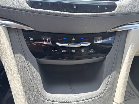 Certified 2021 Cadillac XT5 Premium Luxury w/ LPO, Premium Carpet Package image 21