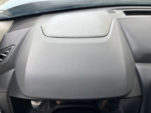 Used 2025 Nissan Rogue SV FWD image 36