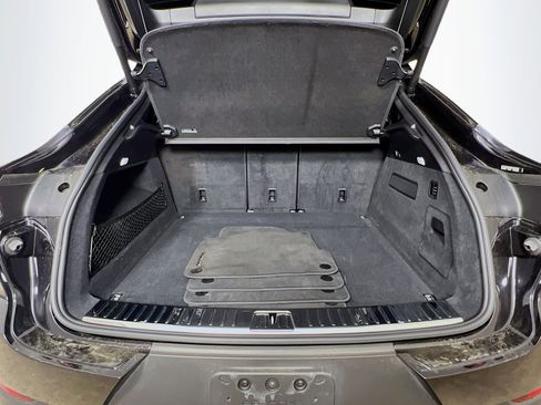 Used 2022 Porsche Cayenne Platinum Edition w/ Premium Package Plus image 28