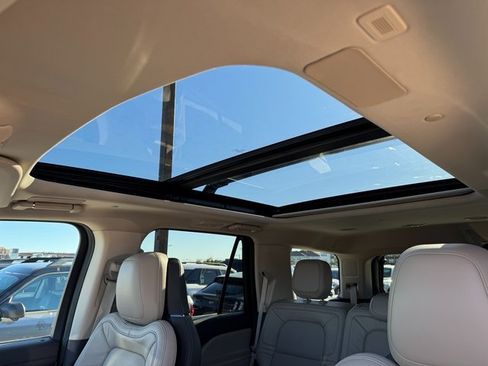 Used 2022 Lincoln Navigator Reserve image 34