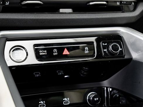 Used 2025 Audi Q5 Prestige image 16