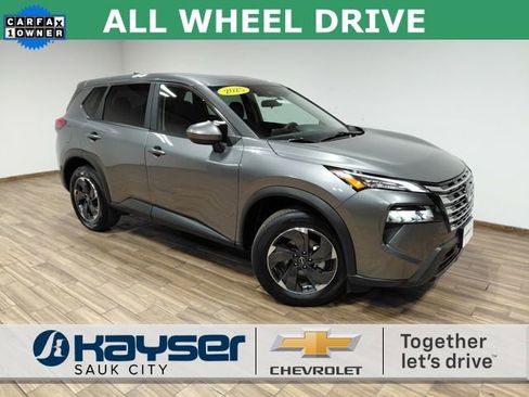 Used 2025 Nissan Rogue SV image 1