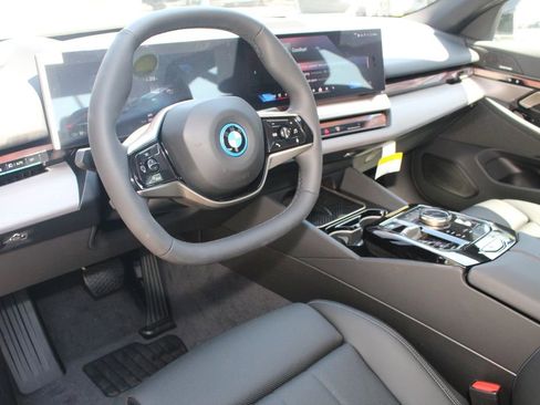 New 2026 BMW i5 eDrive40 w/ Premium Package AWD/4WD image 13