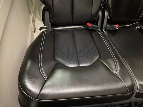 Used 2024 Chrysler Pacifica Touring-L w/ Road Tripper Package image 26