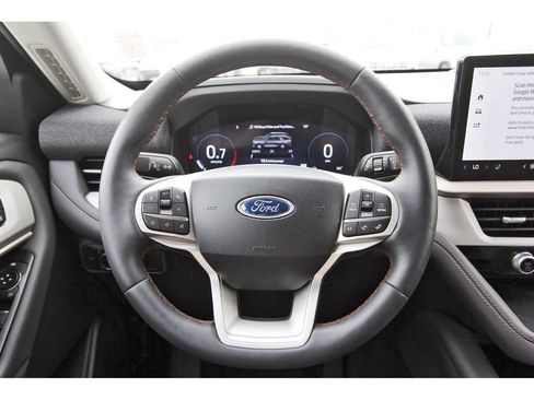 Certified 2025 Ford Explorer Active w/ Active Comfort Package image 15