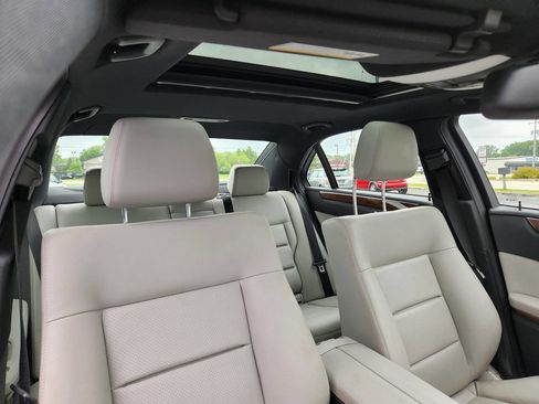 Used 2013 Mercedes-Benz E 350 4MATIC Sedan image 16
