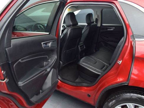 Used 2024 Ford Edge Titanium image 10