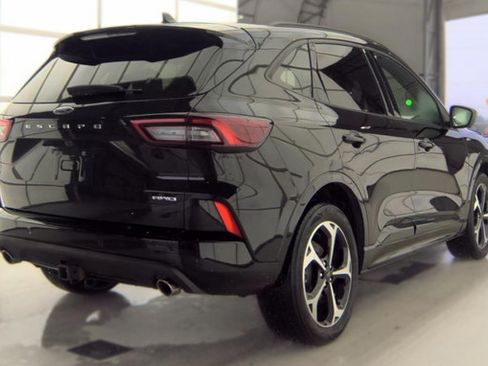 Used 2023 Ford Escape ST-Line Select w/ Tech Pack #2 AWD/4WD image 3