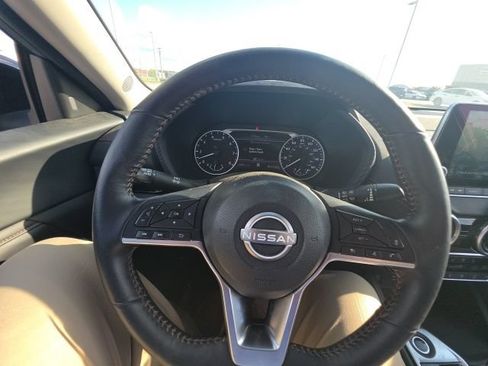 Used 2024 Nissan Sentra SR w/ SR Premium Package FWD image 22