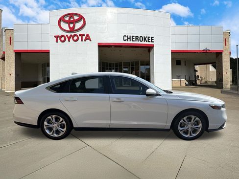 Used 2023 Honda Accord LX image 4