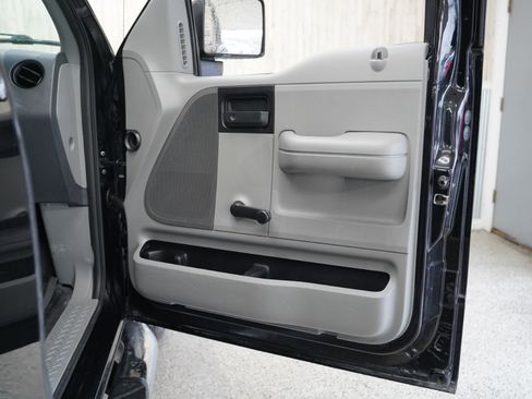 Used 2005 Ford F150 XL image 30