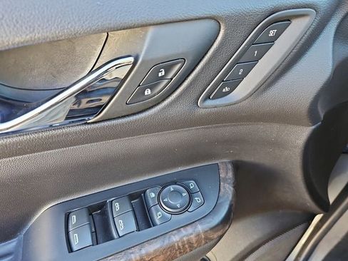 Used 2023 GMC Acadia Denali image 33