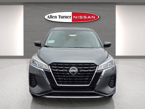 New 2025 Nissan Kicks Play S image 4