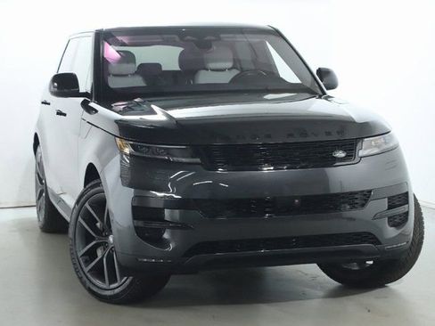 Used 2023 Land Rover Range Rover Sport SE image 2
