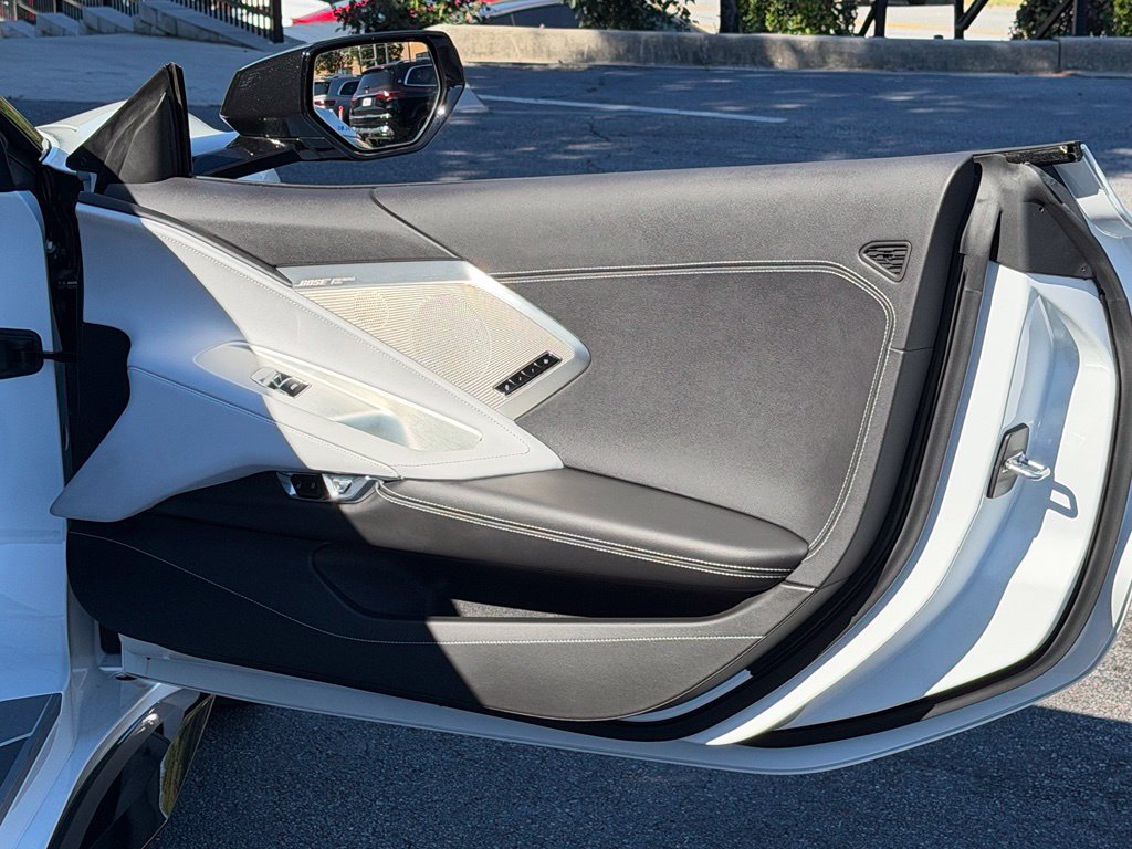 Used 2025 Chevrolet Corvette Z06 RWD image 33