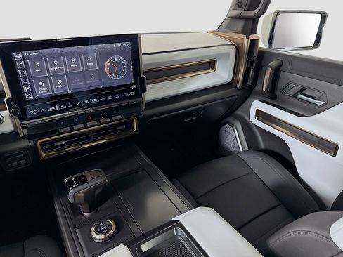 Used 2025 GMC Hummer EV 2X AWD/4WD image 23