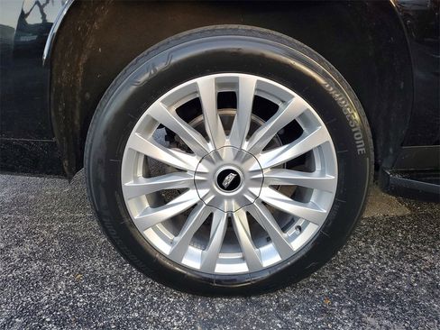 Used 2024 Cadillac Escalade ESV Luxury image 7