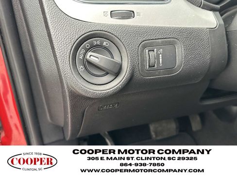 Used 2020 Dodge Journey SE image 27