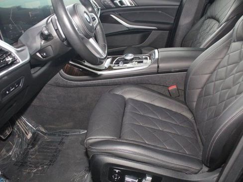 Certified 2024 BMW X7 xDrive40i w/ Executive Package image 23