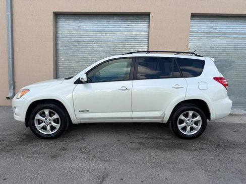 Used 2009 Toyota RAV4 Limited image 15