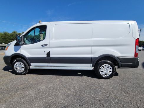 Used 2015 Ford Transit 250 130 Low Roof w/ Exterior Upgrade Package RWD image 9