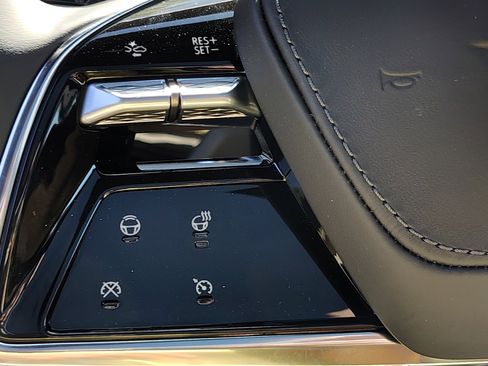 New 2026 Cadillac Lyriq Signature Luxury image 14